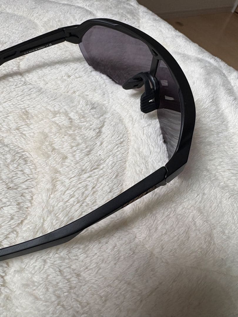 100% スポーツサングラス ブラック