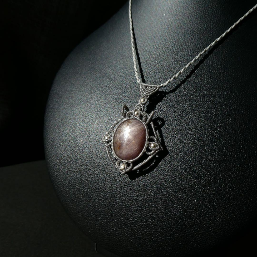 スタールビーのマクラメネックレス