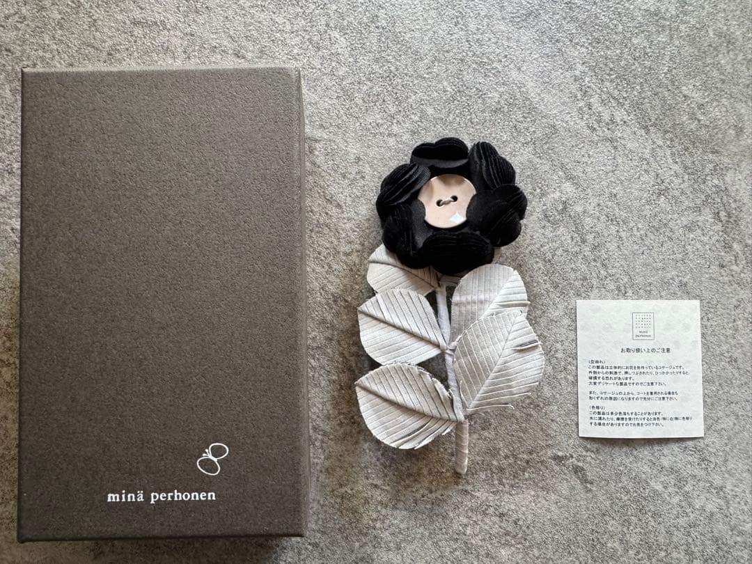 ミナペルホネン　コサージュ　canon 正規品