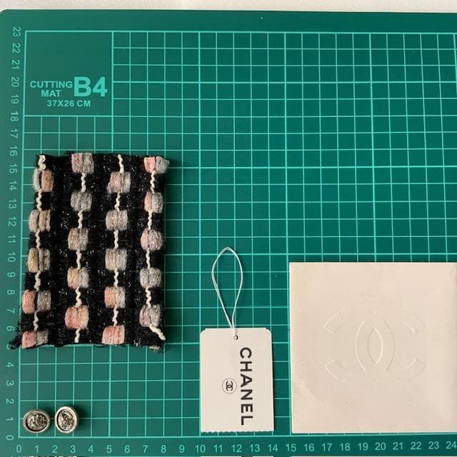 CHANEL ライオンボタン２個　セット