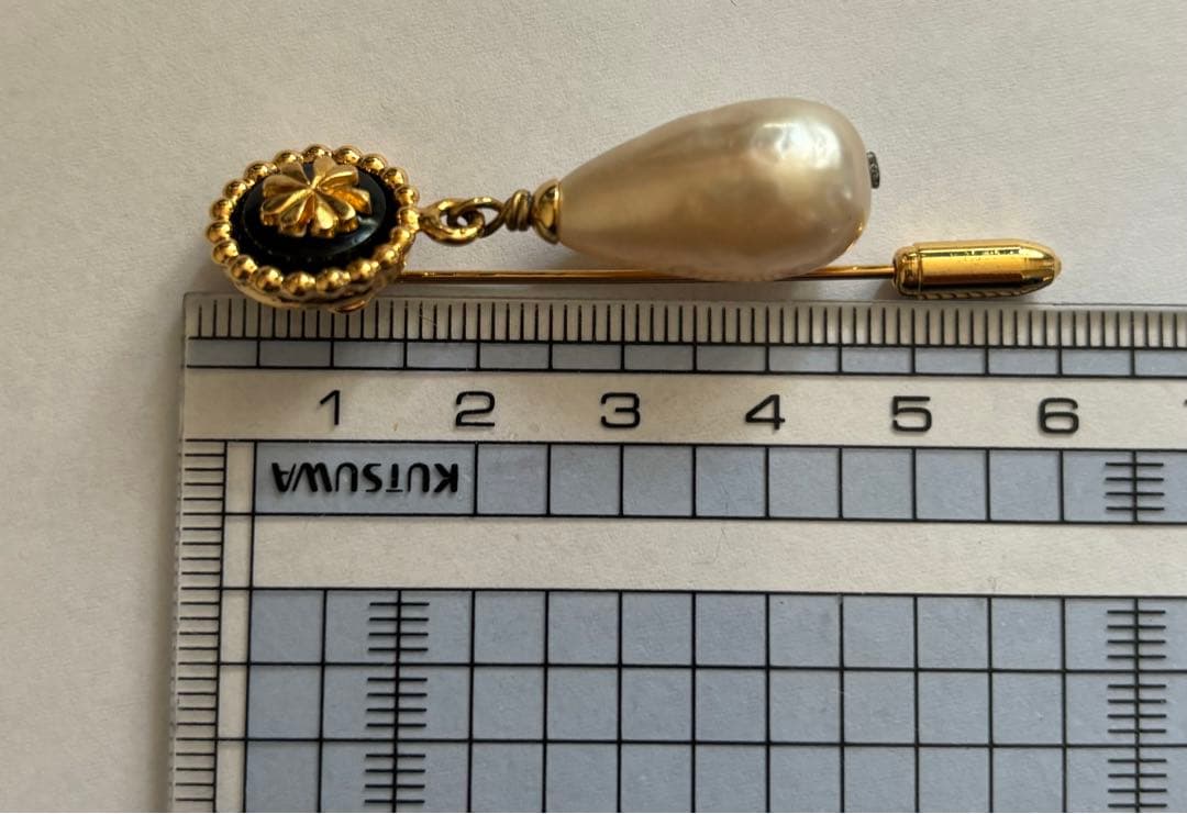 シャネル ピンブローチ クローバー&コスチュームパール