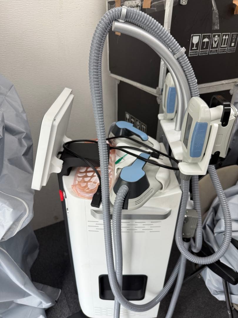 怪物ダイエット特化マシン！脂肪冷却 電磁パルス痩身 / スカルプト