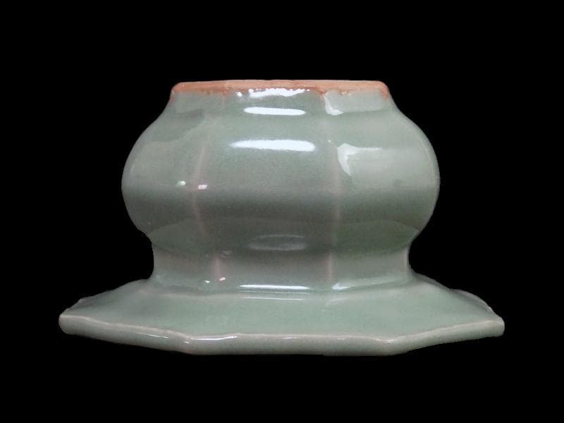 三田青磁　陽刻　壺型　八角　盃台　E251AS-CGp