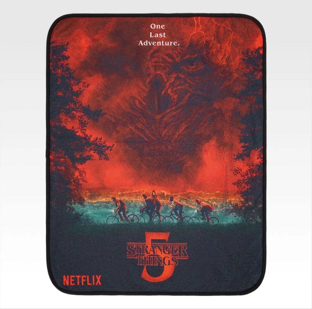 ストレンジャーシングス　一番くじ　デモゴルゴンフィギュア×2 & 豪華おまけ