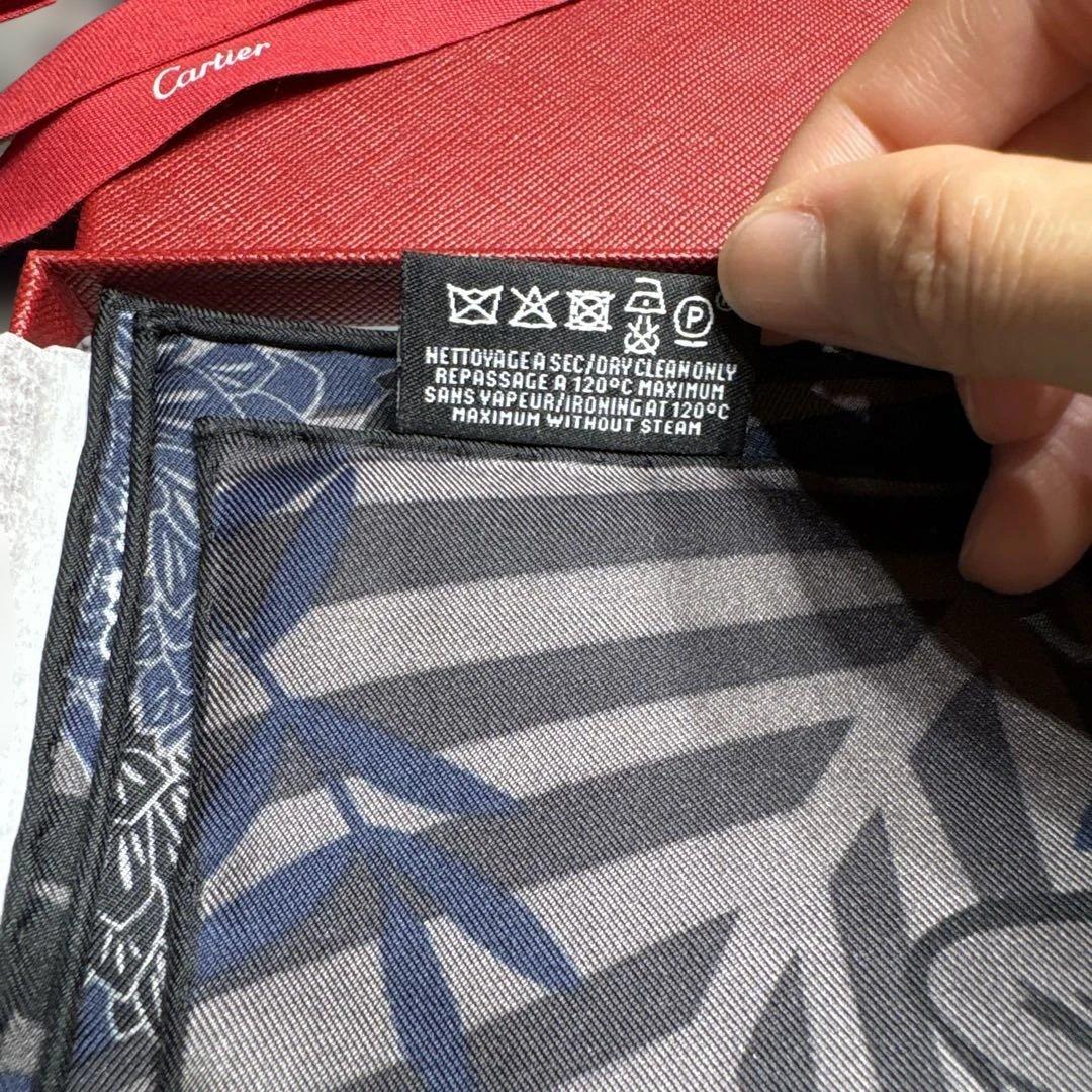 Cartier カルティエ　シルクスカーフ