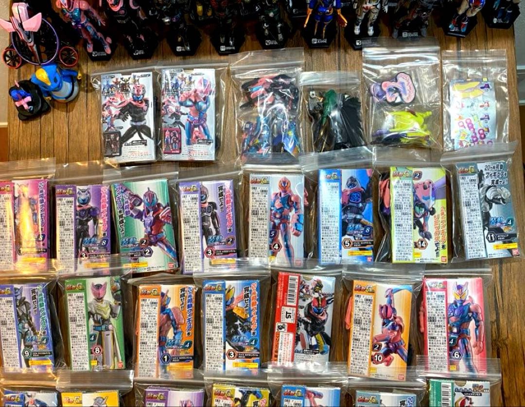 【仮面ライダー】装動 仮面ライダーリバイス セット