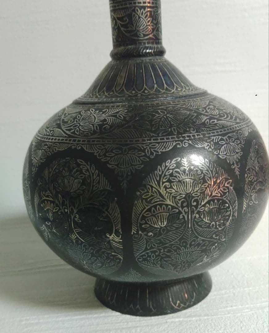 インド　銀象篏　花瓶　置物　草華紋　金属工芸　ミ10
