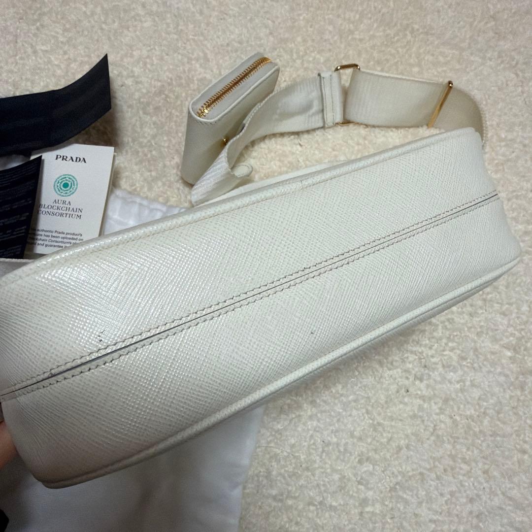 【星様】PRADA Re-Edition 2005 サフィアーノレザー バッグ