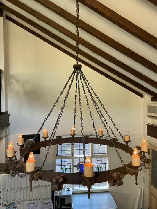 直径116cm アンティークのシャンデリア　イギリス製　特大サイズアイアン