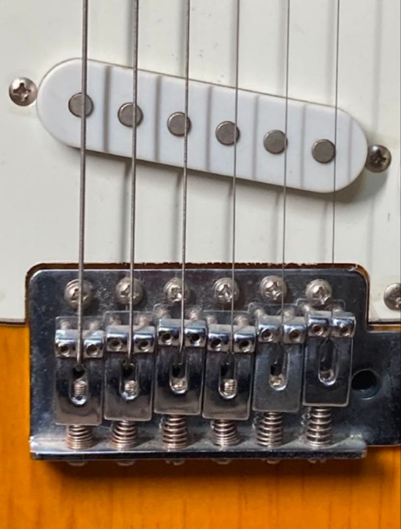 SX エレキギター サンバースト　スタンド付き　キズ有り ベルト付