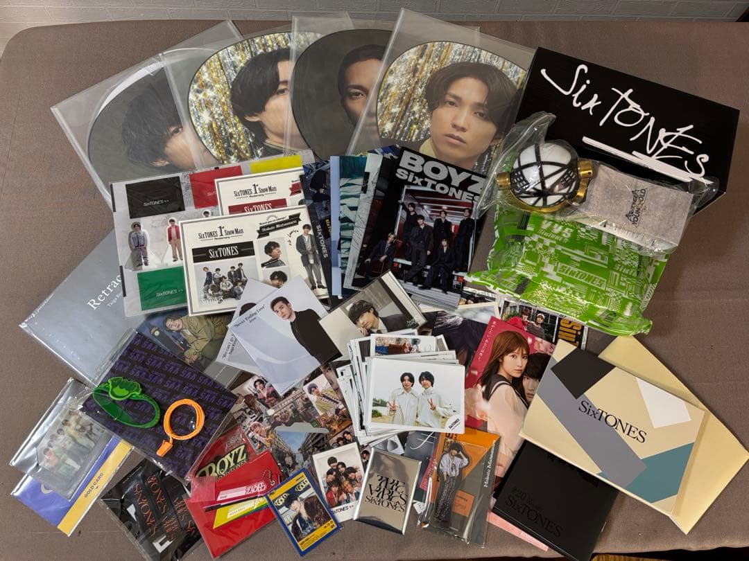 ストーンズ　SixTONES グッズセット　うちわ　写真　アクスタ　ペンラなど
