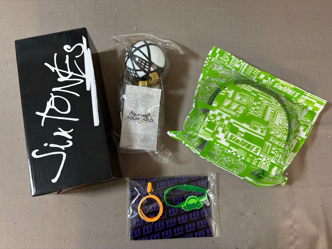 ストーンズ　SixTONES グッズセット　うちわ　写真　アクスタ　ペンラなど