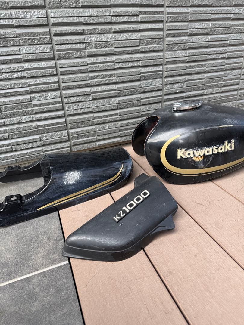 Kawasaki バイクタンク 黒 傷あり kz1000 KZ外装　A2外装
