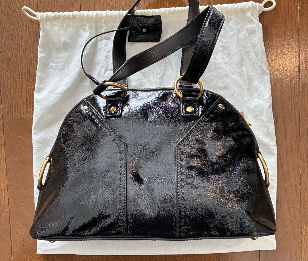 イヴ・サンローラン　ミューズ　ハンドバッグ　パテントレザー　黒