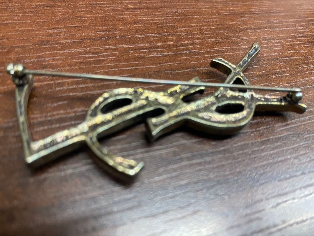 Saint Laurent サンローラン YSLオピウム クロコ型押しブローチ