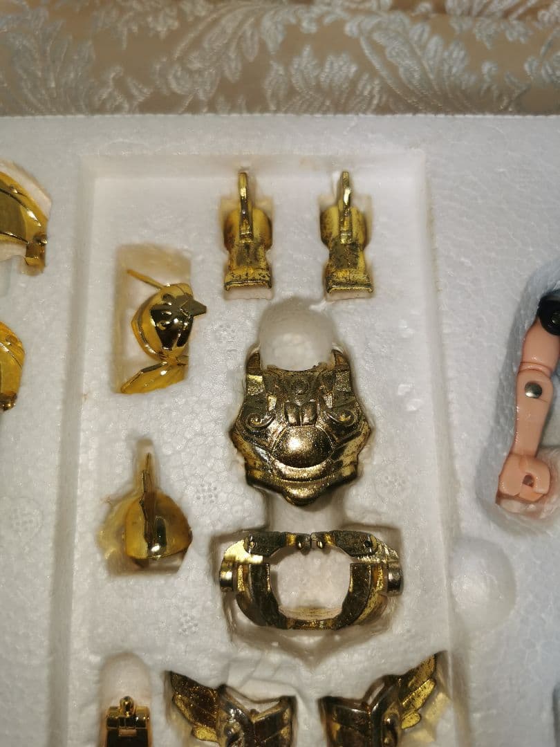 聖闘士星矢　ピスケスクロス　聖衣大系