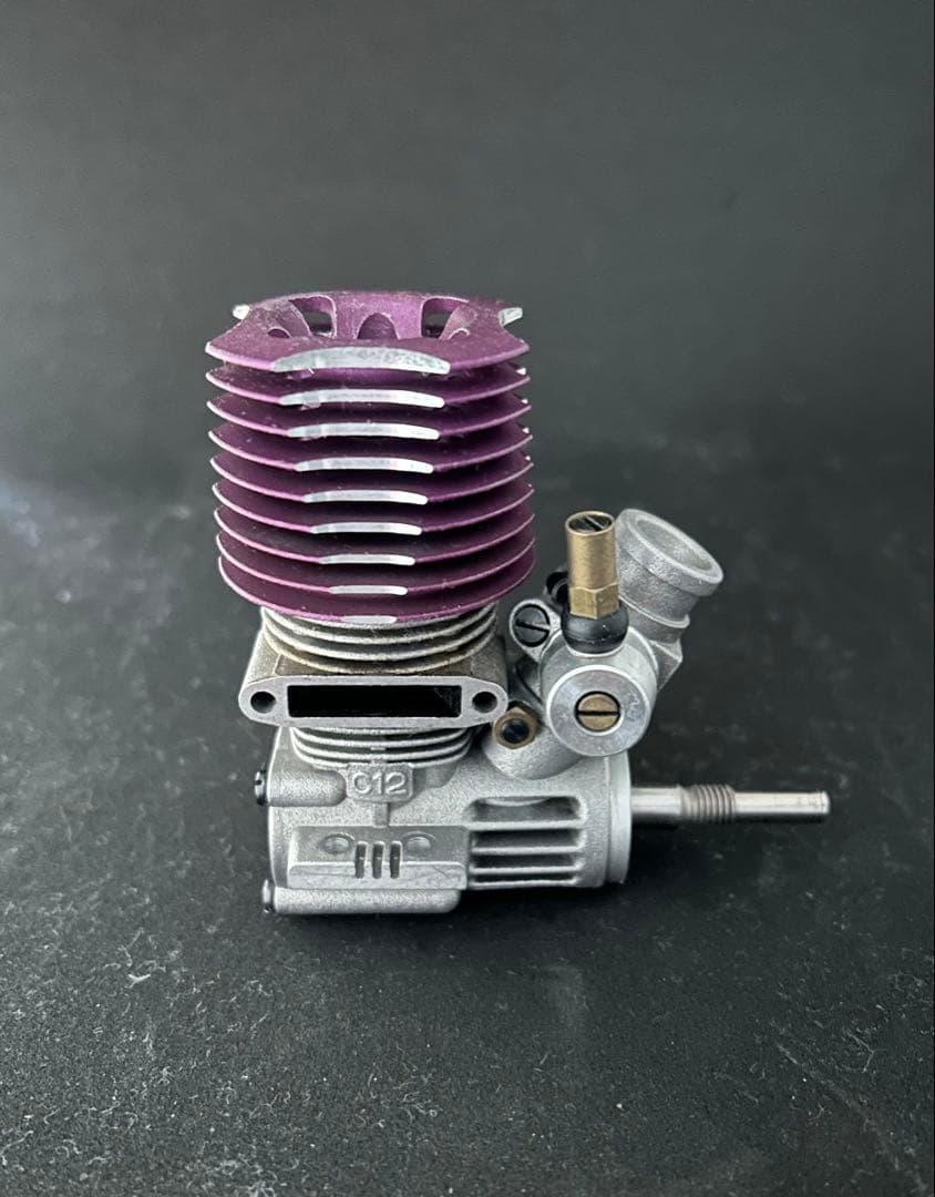 ノバロッシ社C12 エンジン パープル