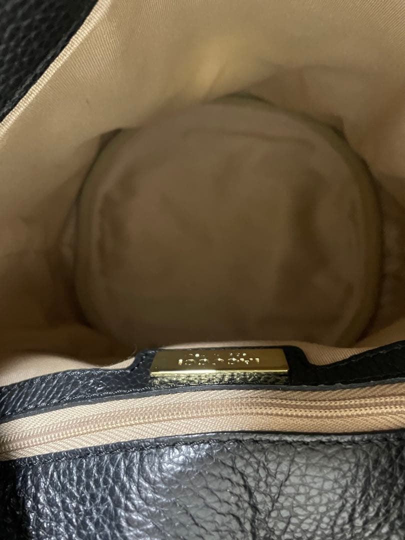 イアクッチ　ショルダーバッグ