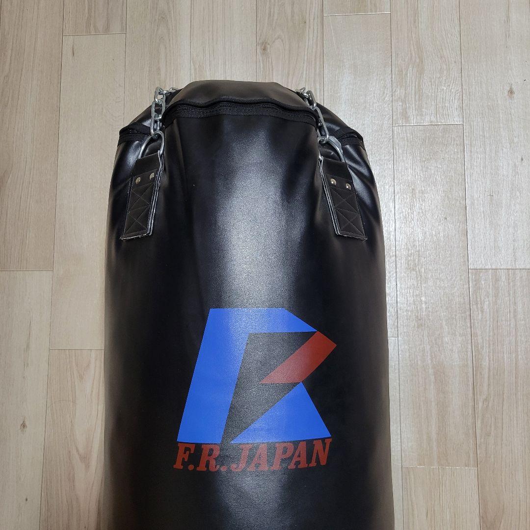 送料込み　美品　サンドバッグ　40キロ　　黒　吊り下げ