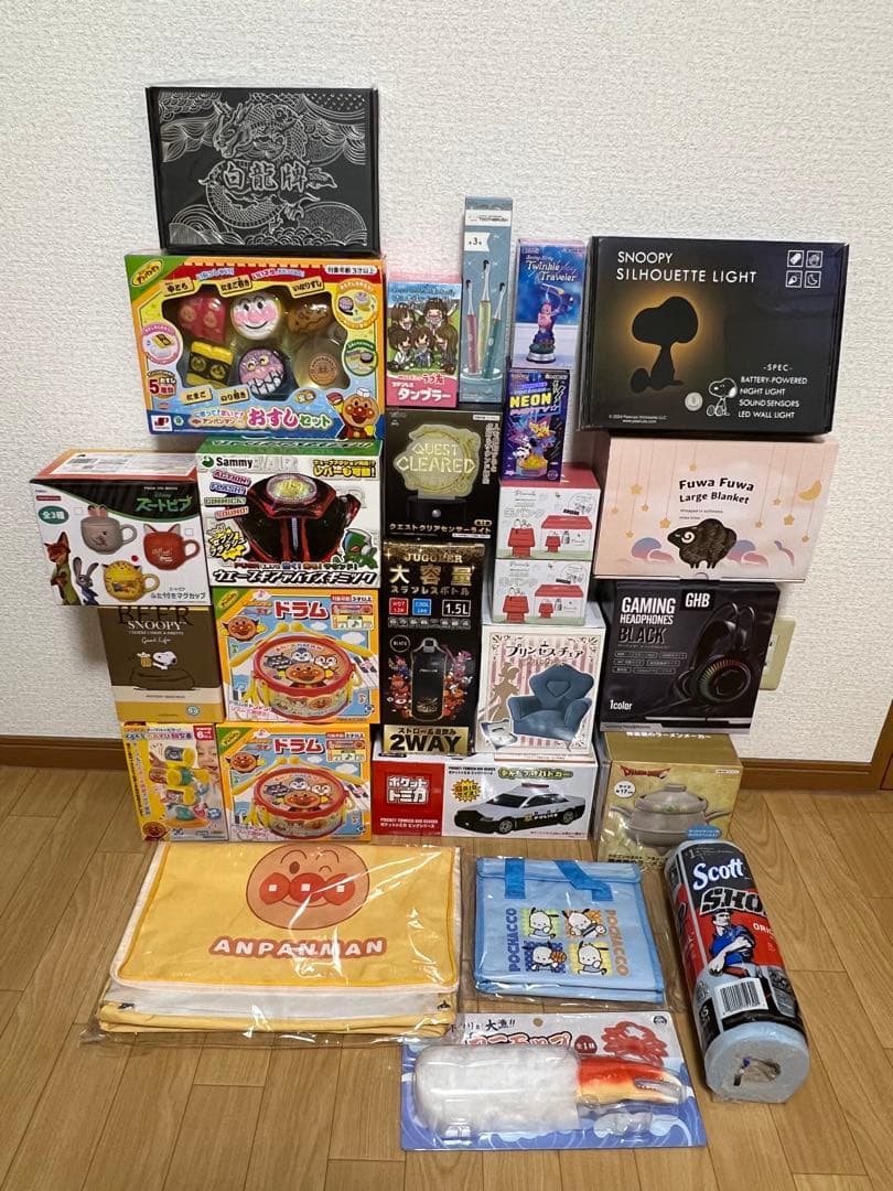 雑貨まとめ売り‼️ プライズ雑貨　アンパンマン　スヌーピー　トミカ　ドラクエ