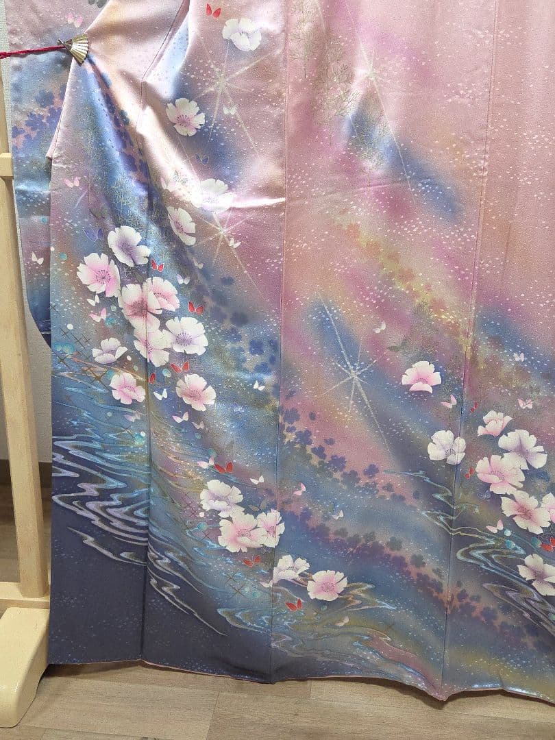 B◆着物くつろぎ かわいい花模様 銀彩 キラキラ 袷 正絹 成人式 振袖 着物