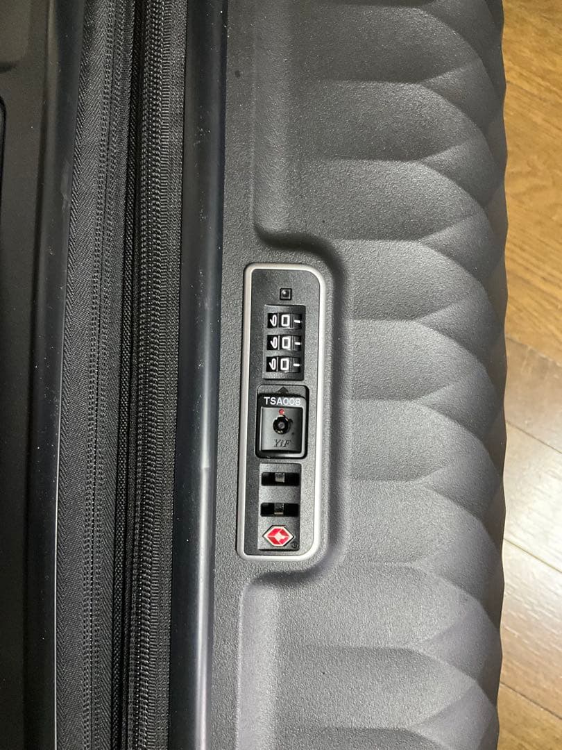 American Tourister SQUASEM ブラック 68cm