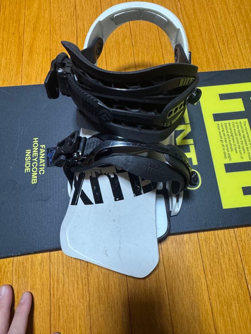 最終値下げ‼️スノボー板FNTCビンディングFLUX