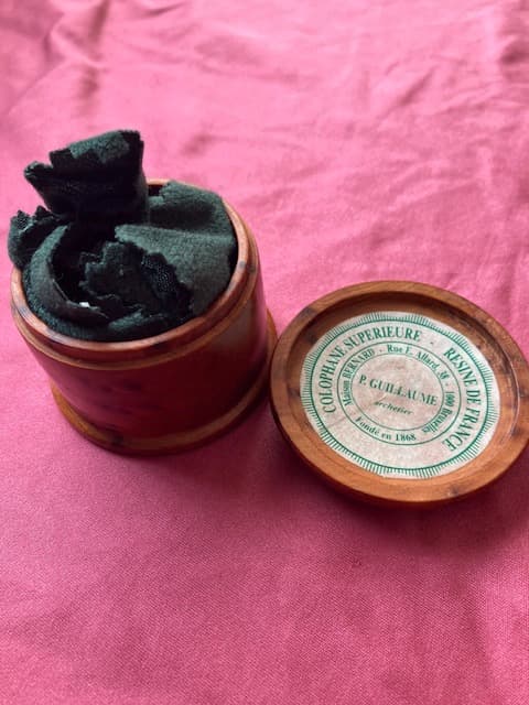 ギョーム　松脂　希少木箱　　新品の松脂付属