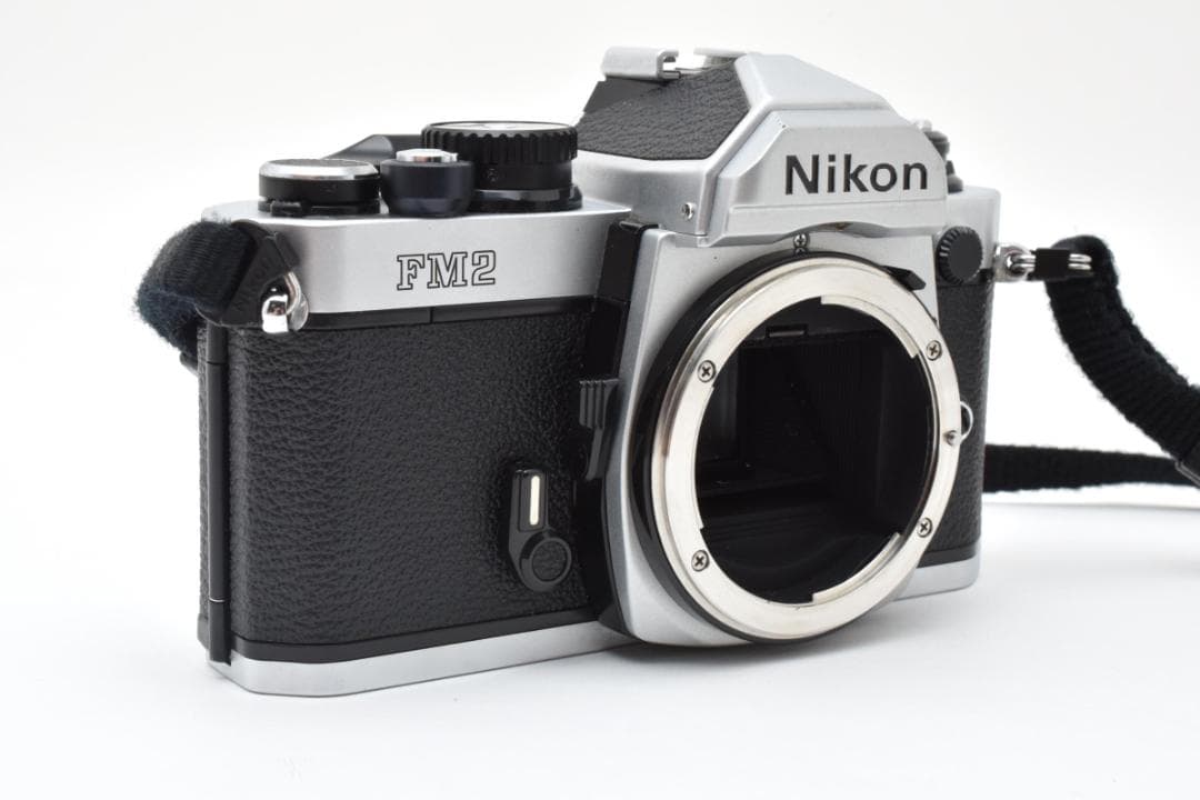 美品　NIKON ニコン NEW FM2 シルバー モルト新品交換済 M748