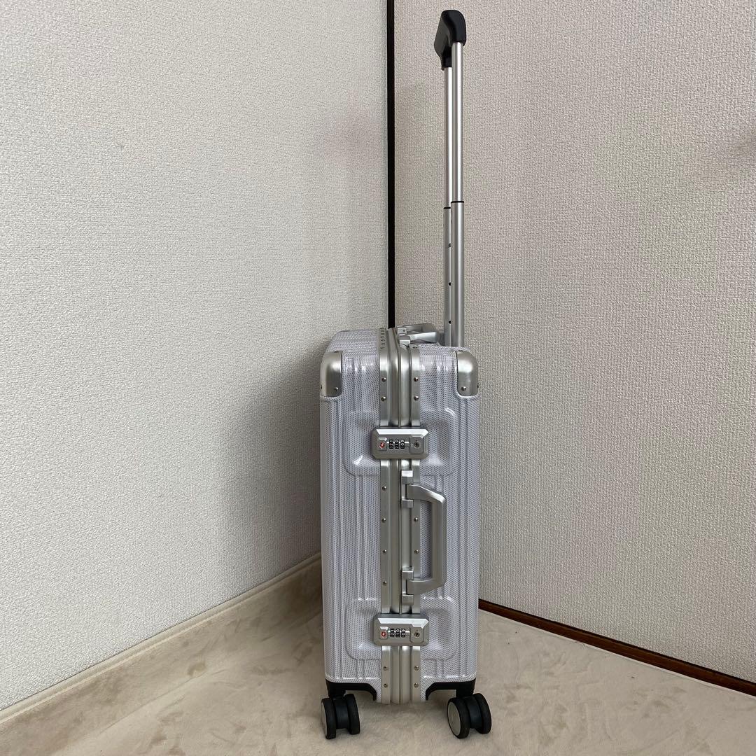 【美品】LOJEL キャリー　スーツケース　4輪