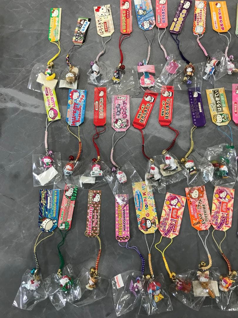 【まとめ売り】ハローキティ ご当地 キーホルダー ストラップ セット 70個