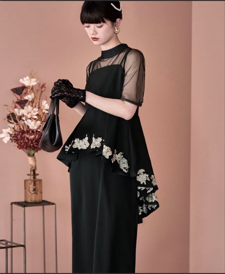 【美品】刺繍ペプラムビスチェ＆Iラインドレスセットアップ　ブラック