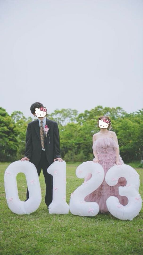 フリル付きピンクロングドレス