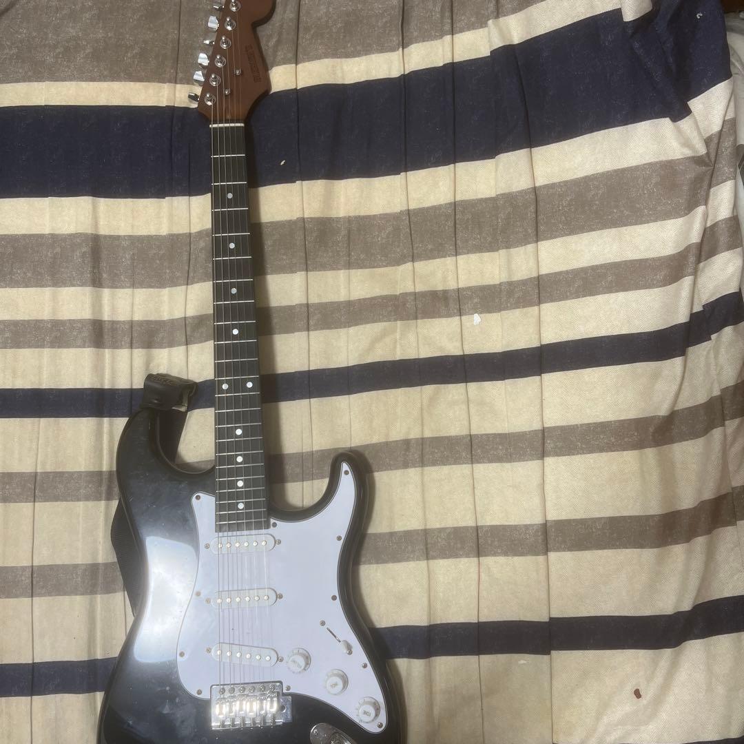 ストラトキャスタータイプ ブラックエレキギター
