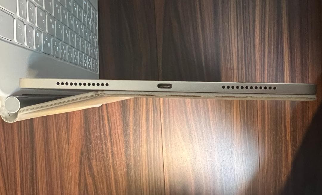 10.9インチiPad Air(第5世代)_Magic Keyboard付き