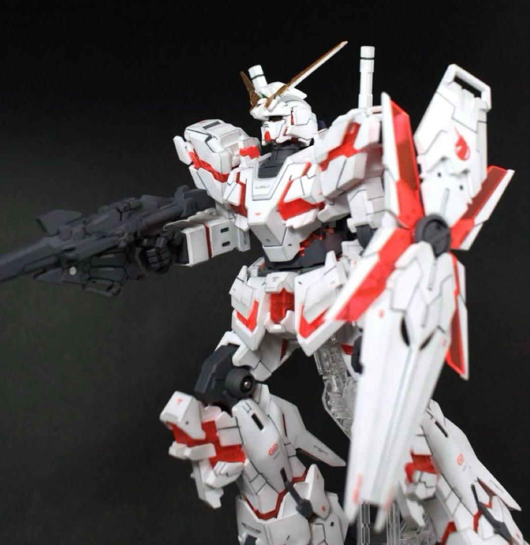 ユニコーンガンダム　完成品【ブラックライト・スタンド付き】