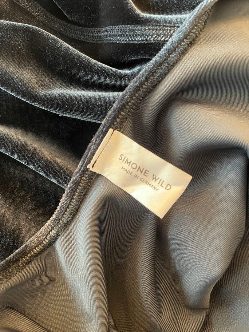 SIMONE WILD ベルベット タンクトップ