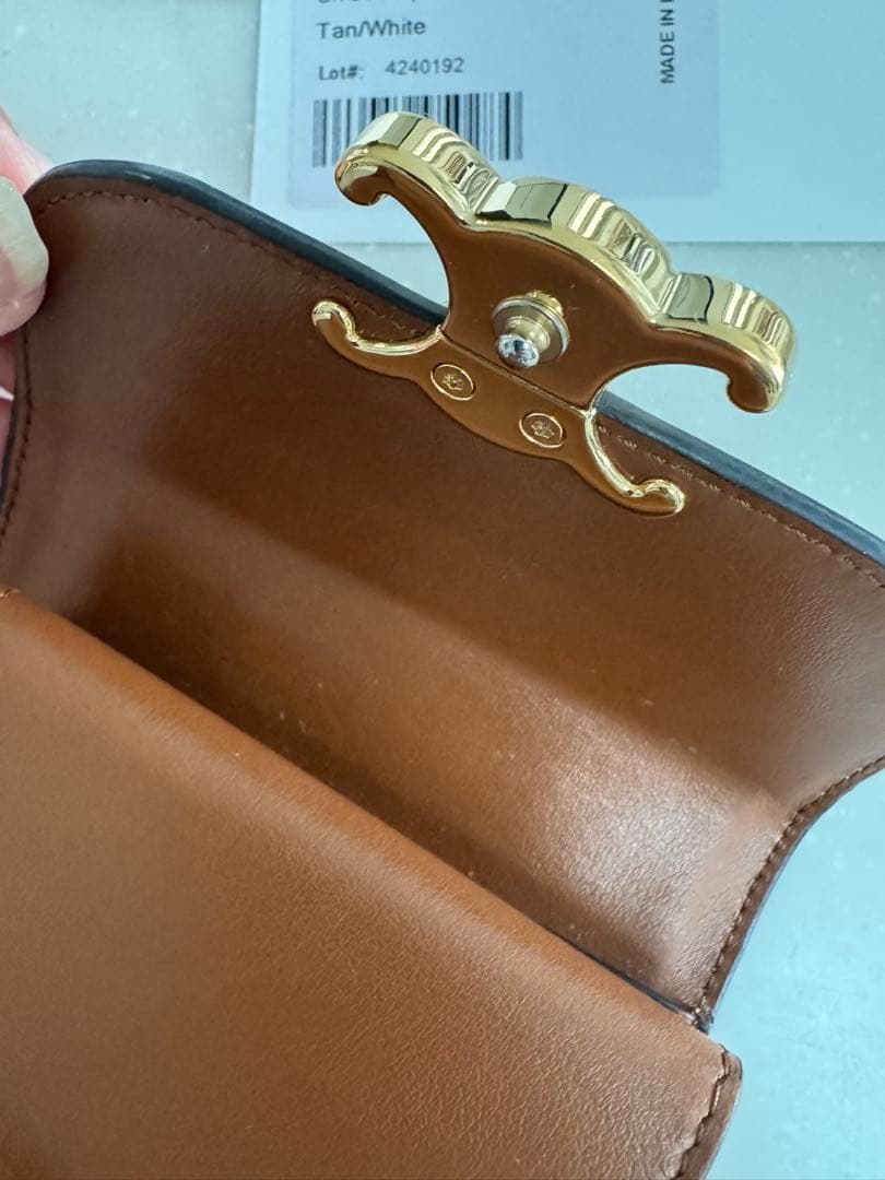 完売　人気　セリーヌ　ウォレット　トリオンフ　カーフスキン　キャンバス