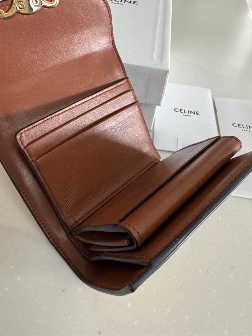 完売　人気　セリーヌ　ウォレット　トリオンフ　カーフスキン　キャンバス