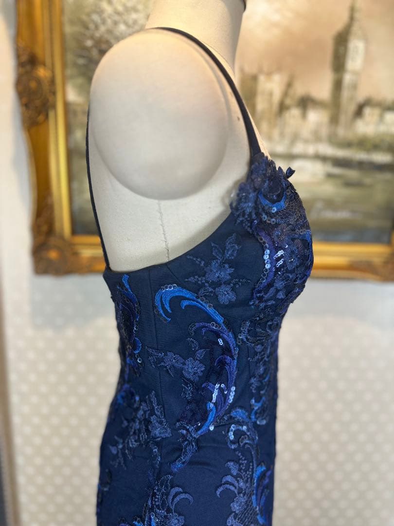 ネイビーブルー 刺繍入り マーメイドラインドレス