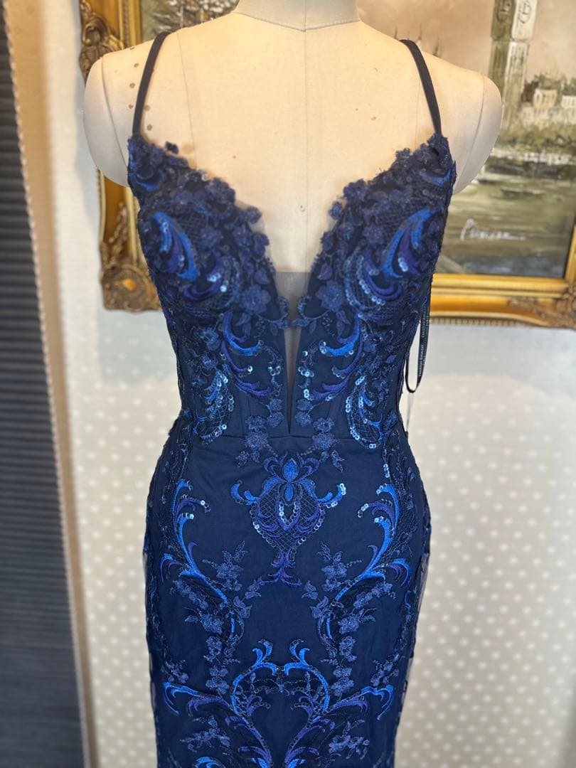 ネイビーブルー 刺繍入り マーメイドラインドレス