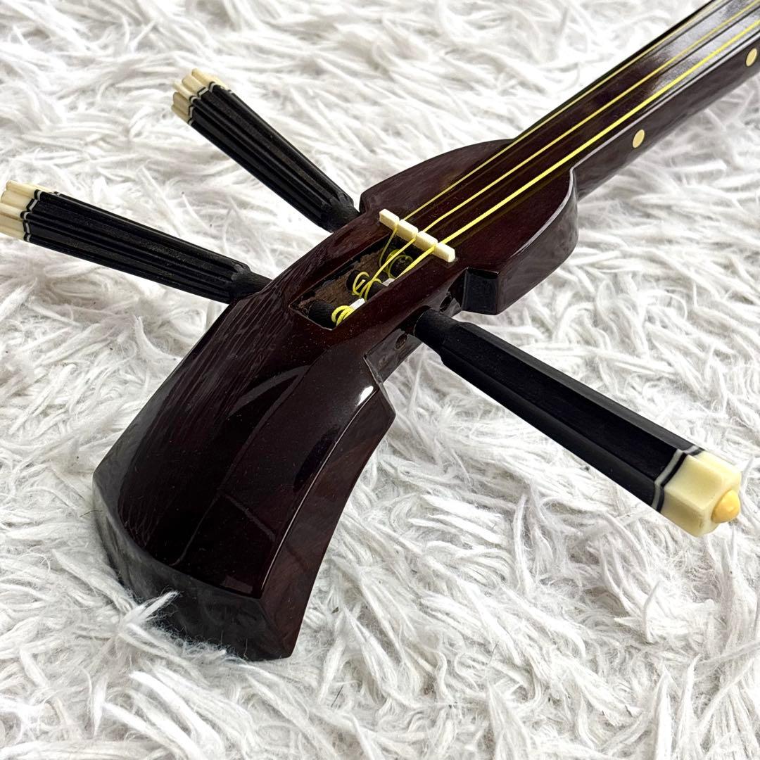 ✨極美品✨沖縄 三線 本蛇革 強化張り 黒塗り棹 ハードケース 爪 本蛇皮