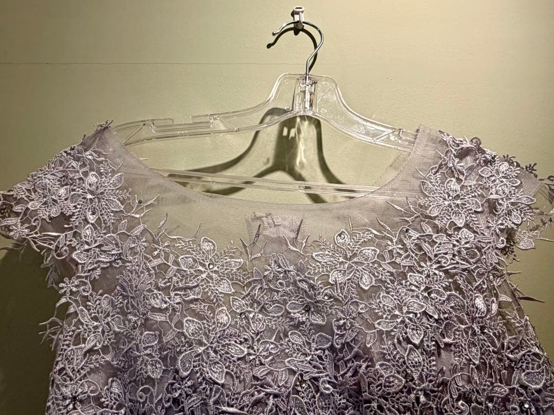 【売約済み】シルバーの刺繍入りロングドレス