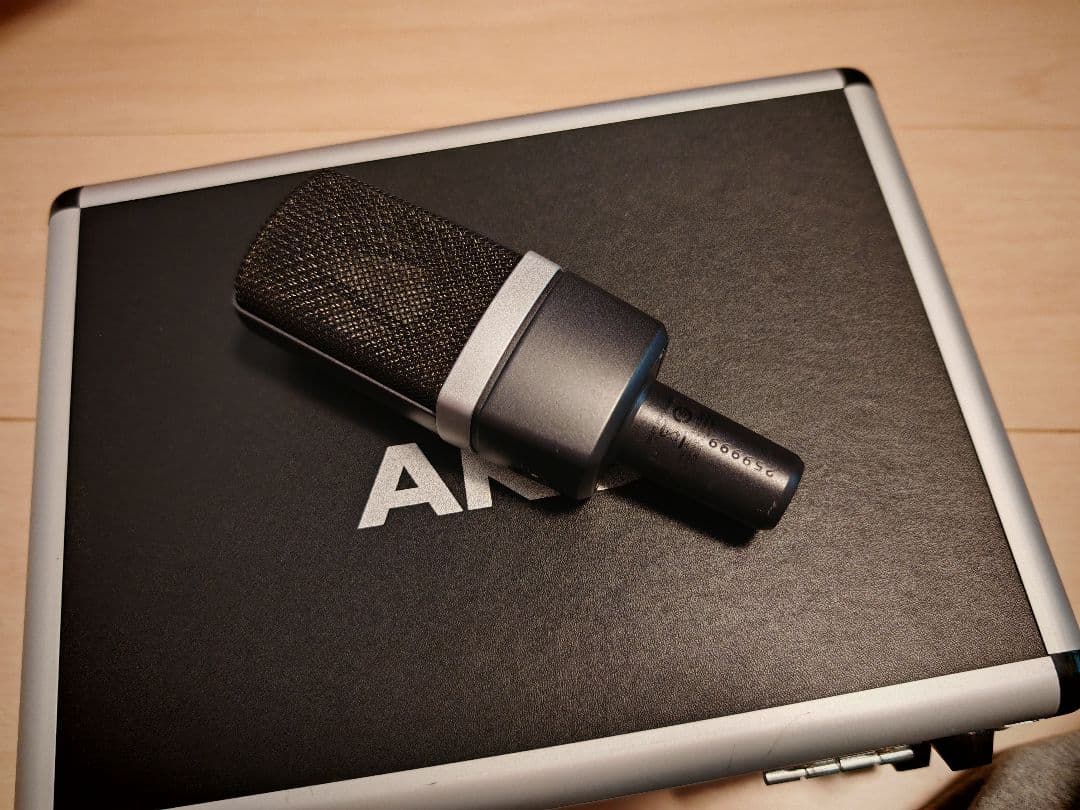 AKG C214 コンデンサーマイク