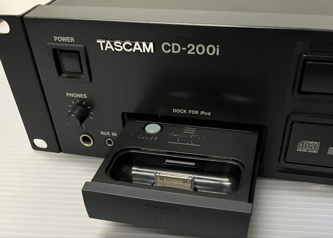 TASCAM CD-200i CDプレーヤー/iPodドック