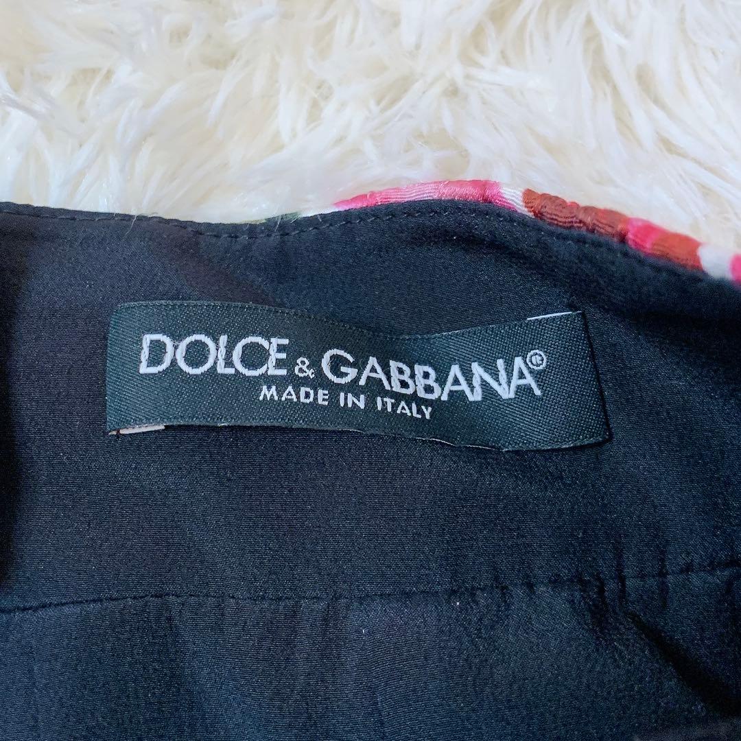 DOLCE & GABBANA シルク花柄スカート ブラック　ボタン　40サイズ