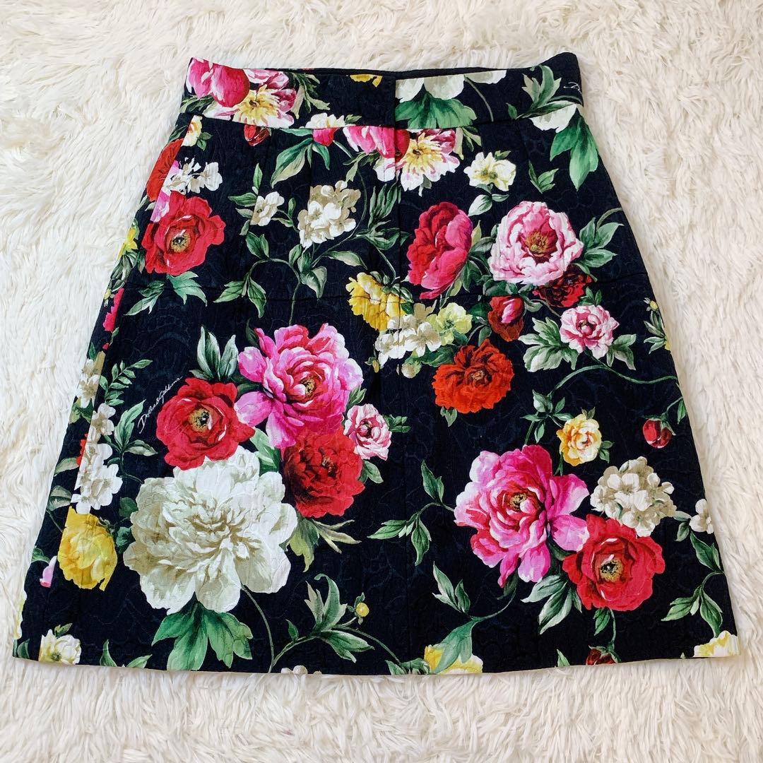 DOLCE & GABBANA シルク花柄スカート ブラック　ボタン　40サイズ
