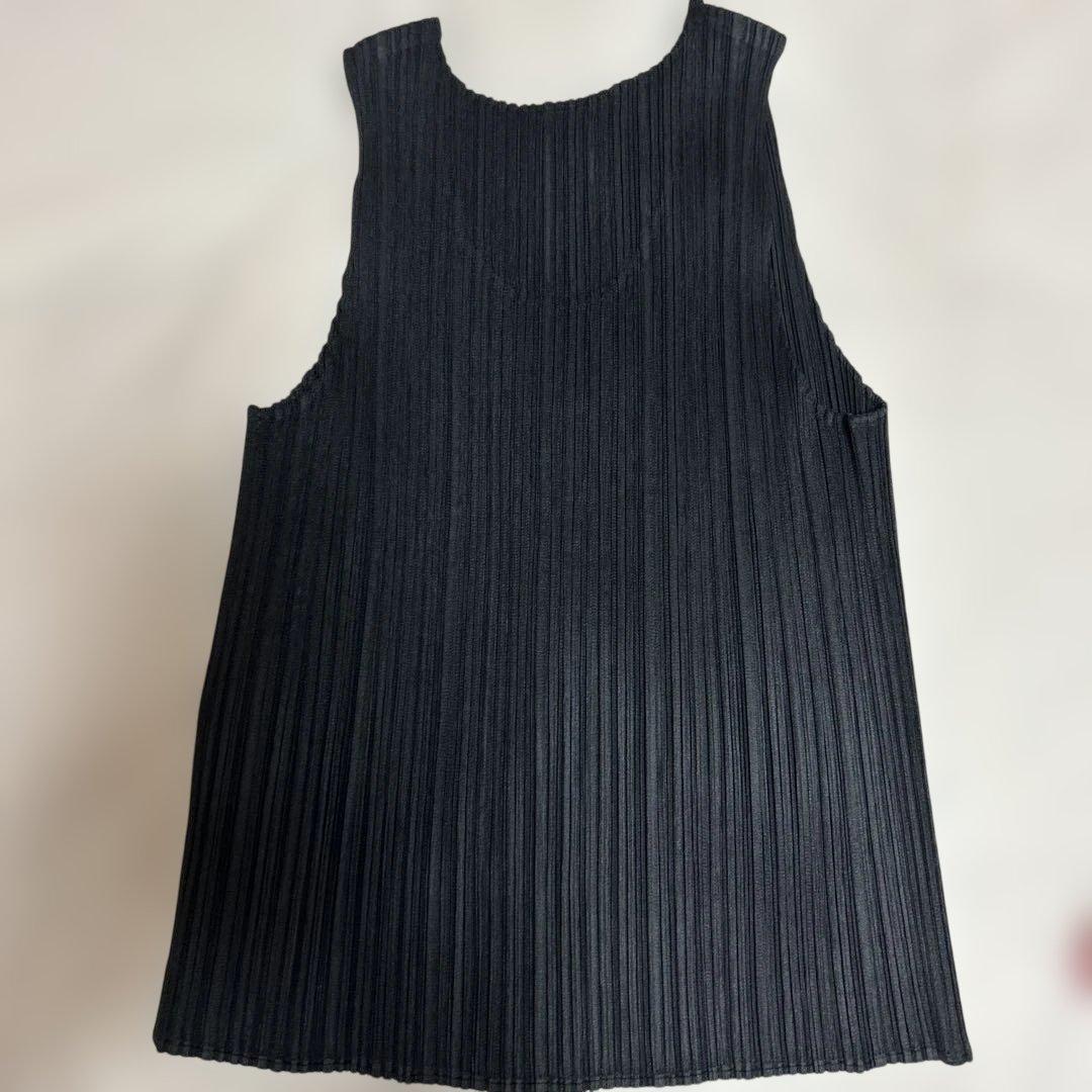 ✴︎PLEATS PLEASE✴︎黒 プリーツ タンクトップ