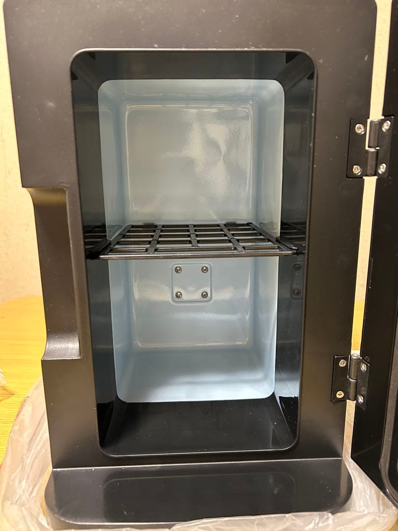 未使用　ポータブル　保冷温庫　8ℓ 車でも使える2電方式　サンリオ