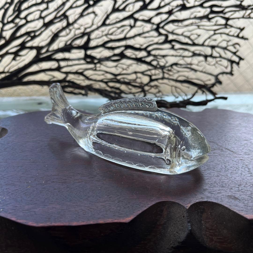 骨董　時代ガラス　珍品　魚型プレス　金平糖瓶？　文鎮？　用途不明　ウランガラス
